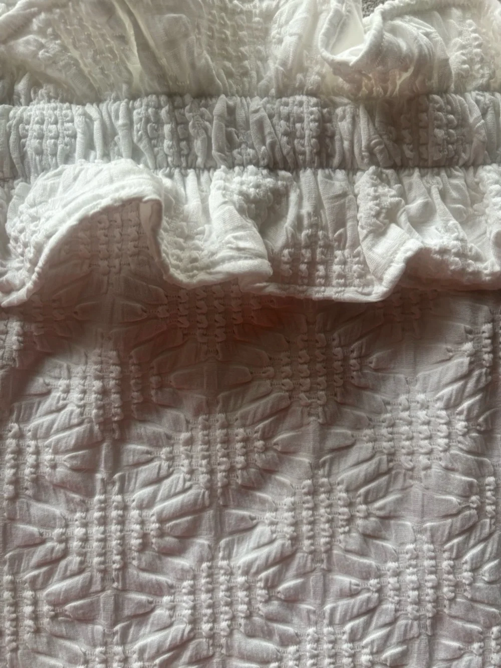 Maeve Anthropologie Off Shoulder Textured Blouse | White Ruffle Top Size M - Picture 2 of 5